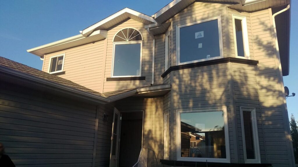 window seal west project 23 1 At Window Seal West, we offer premium window and door replacement services to homeowners in Blackfalds. With our factory-direct pricing, you can save up to 25% on windows and doors while enjoying the best in energy efficiency and custom designs.