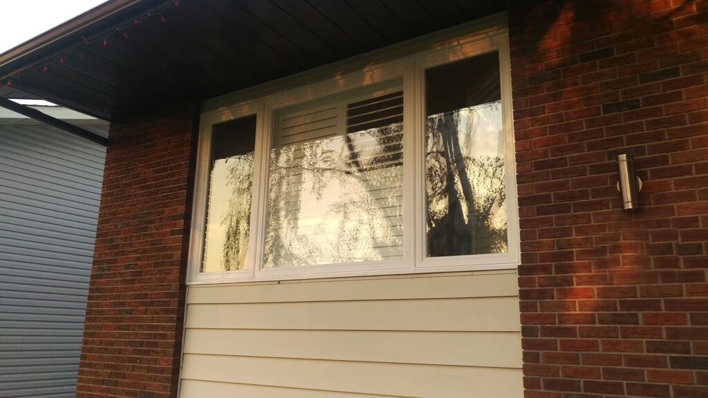 window seal west project 26 2 At Window Seal West, we offer premium window and door replacement services to homeowners in Blackfalds. With our factory-direct pricing, you can save up to 25% on windows and doors while enjoying the best in energy efficiency and custom designs.