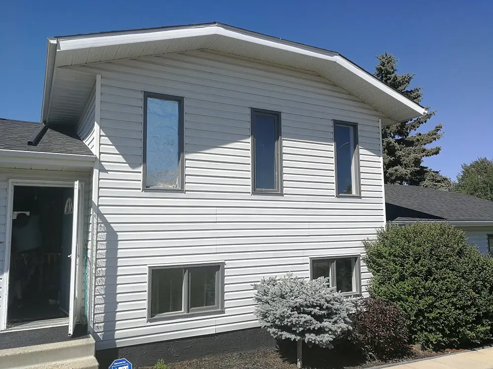 do 1 At Window Seal West, we offer premium window and door replacement services to homeowners in Blackfalds. With our factory-direct pricing, you can save up to 25% on windows and doors while enjoying the best in energy efficiency and custom designs.